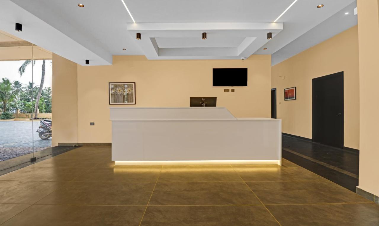 Treebo Grand Vistara Airport Suites Kochi Exterior foto