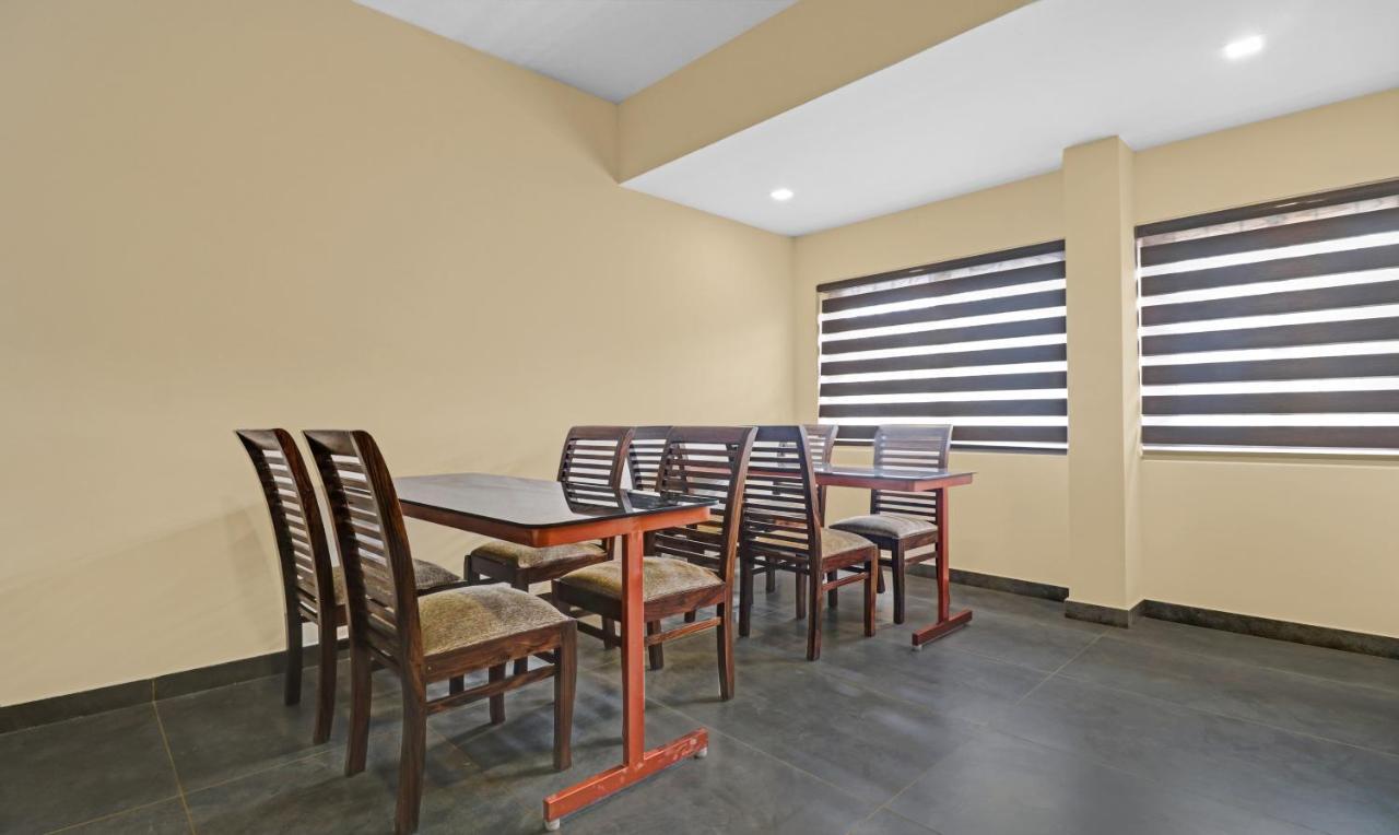 Treebo Grand Vistara Airport Suites Kochi Exterior foto