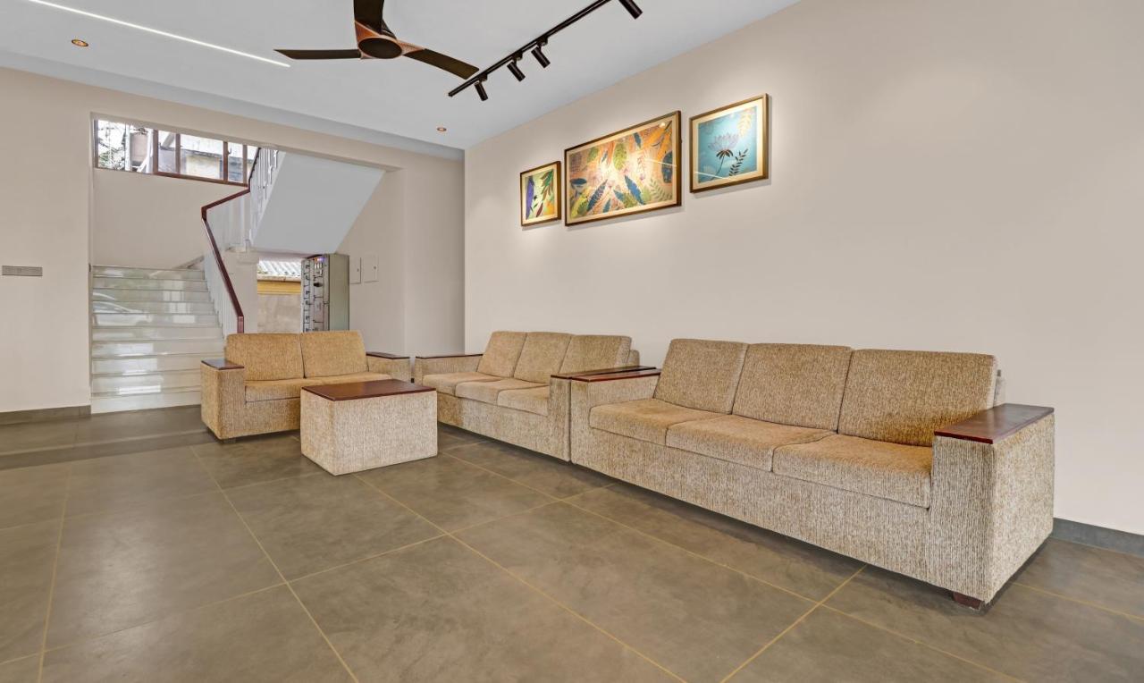 Treebo Grand Vistara Airport Suites Kochi Exterior foto